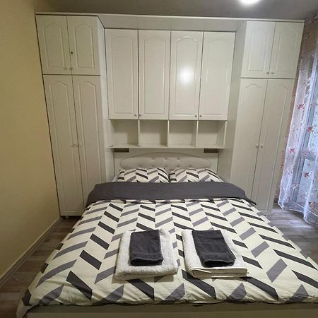 טיראנה Bricks Apartment Near Pazari I Ri מראה חיצוני תמונה